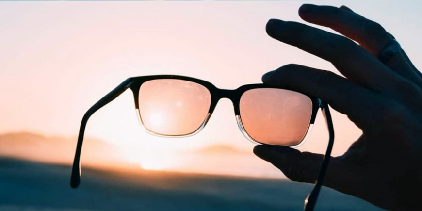 Как проверить солнечные очки на защиту от ультрафиолета